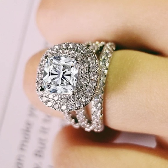 Luxury Sterling silver diamond halo ring ๐ - Picture 2 of 6